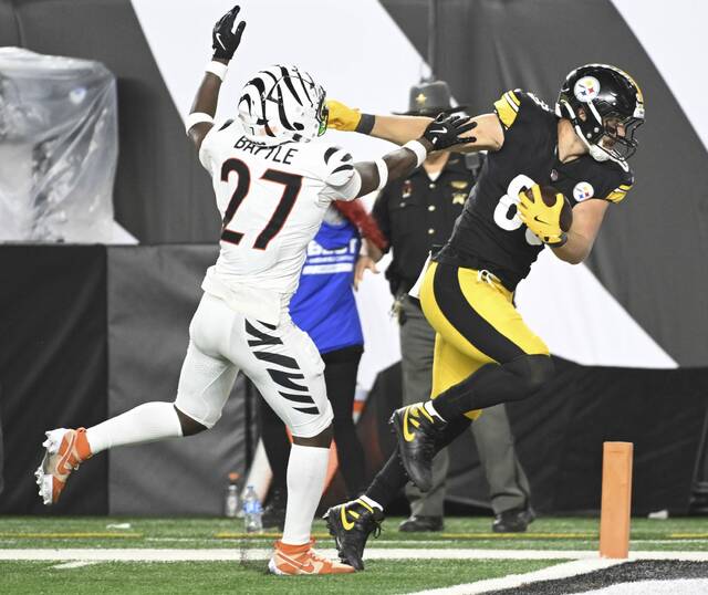 8958630_web1_ptr-SteelersBengals15-101725