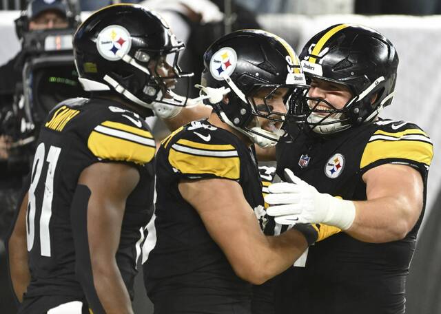 8958630_web1_ptr-SteelersBengals24-101725