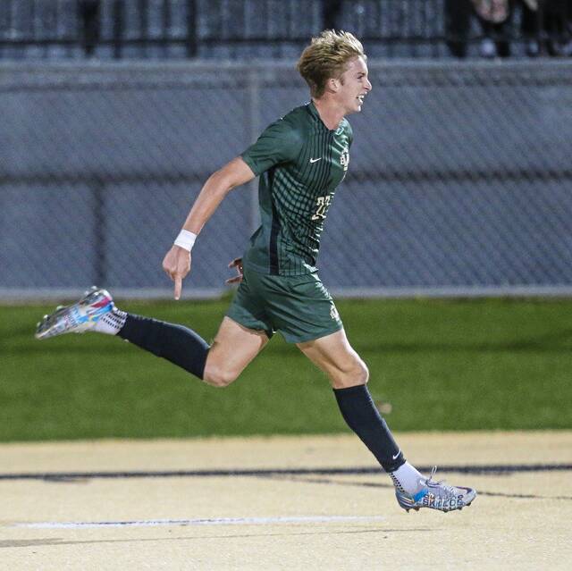 Logan Metzger steps into starring role as Belle Vernon opens boys soccer playoffs with win