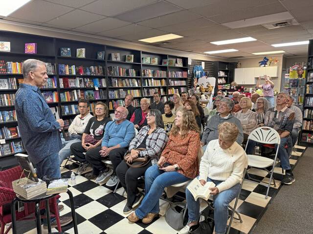 8959354_web1_pal-OakmontAuthor-103025