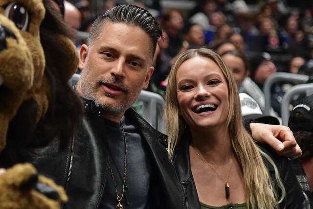 8963352_web1_2024-03-06T052539Z_1911936463_MT1USATODAY22703425_RTRMADP_3_NHL-VANCOUVER-CANUCKS-AT-LOS-ANGELES-KINGS