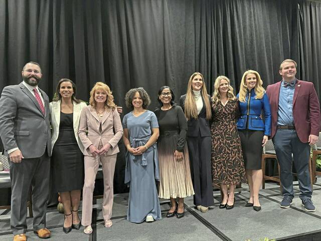 8963454_web1_ptr-WomenRoleModels-1