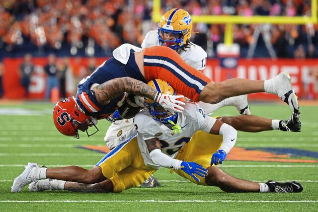 8964831_web1_2025-10-19T002559Z_467613190_MT1USATODAY27363477_RTRMADP_3_NCAA-FOOTBALL-PITTSBURGH-AT-SYRACUSE