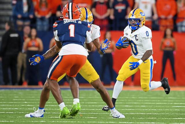 8964831_web1_2025-10-19T012030Z_1915215672_MT1USATODAY27364649_RTRMADP_3_NCAA-FOOTBALL-PITTSBURGH-AT-SYRACUSE