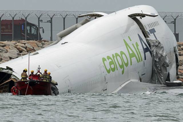 8968434_web1_2025-10-20T002038Z_283875558_RC2CFHAU317Q_RTRMADP_3_HONG-KONG-CRASH-AIRLINE