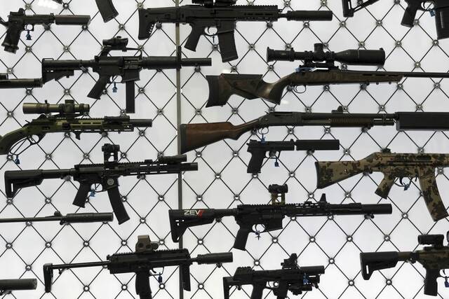 8968610_web1_2025-10-20T134808Z_1_LYNXMPEL9J0KU_RTROPTP_4_USA-GUNS