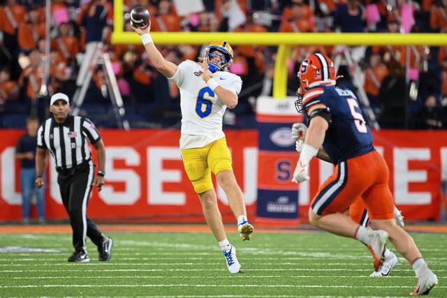 8968976_web1_2025-10-19T012027Z_1855978806_MT1USATODAY27364648_RTRMADP_3_NCAA-FOOTBALL-PITTSBURGH-AT-SYRACUSE