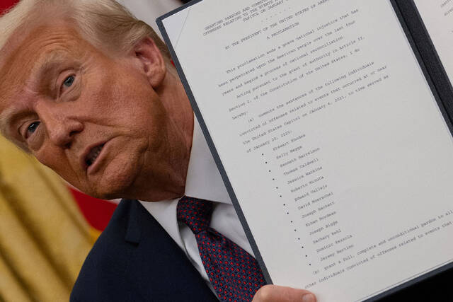 8970824_web1_2025-10-20T232351Z_1_LYNXMPEL9J0X4_RTROPTP_4_USA-TRUMP-WEAPONIZATION