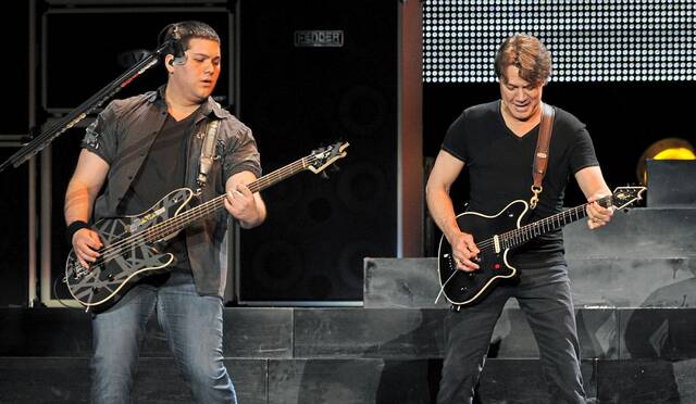 8976620_web1_ptr-Vanhalen-102425