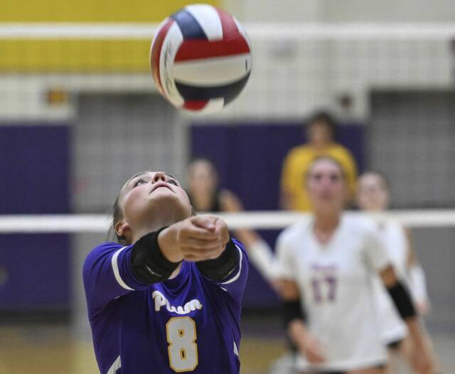 Senior class helps Plum volleyball tackle season’s challenges with gusto