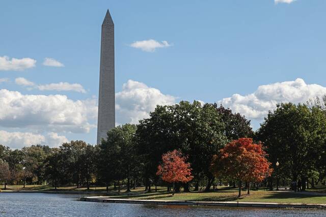 8979420_web1_2025-10-22T223612Z_735272514_RC24HHAVNGD6_RTRMADP_3_USA-SHUTDOWN
