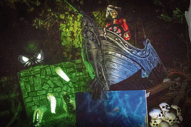 8979754_web1_gtr-HalloweenSpirit10-102725