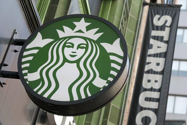 8979883_web1_web-starbucks10
