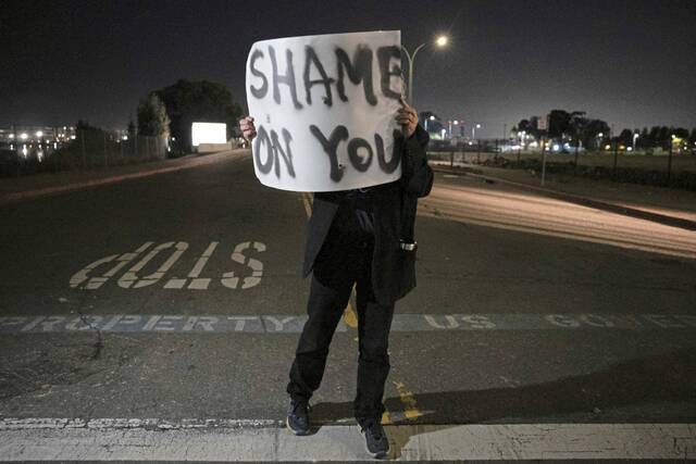 8980810_web1_2025-10-23T173614Z_1_LYNXMPEL9M0Y4_RTROPTP_4_USA-TRUMP-MILITARY-SAN-FRANCISCO
