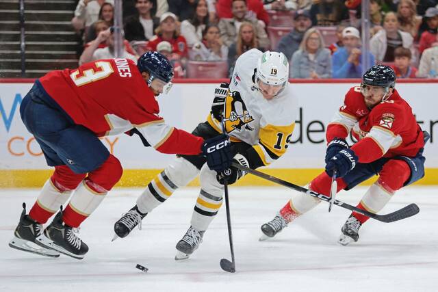 8980949_web1_2025-10-24T011921Z_161317991_MT1USATODAY27401112_RTRMADP_3_NHL-PITTSBURGH-PENGUINS-AT-FLORIDA-PANTHERS