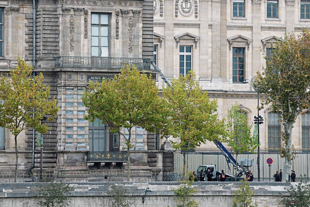 8981902_web1_2025-10-19T102919Z_1572857163_RC2YEHA4X0RL_RTRMADP_3_FRANCE-CRIME-LOUVRE 8981902_web1_2025-10-19T102919Z_1572857163_RC2YEHA4X0RL_RTRMADP_3_FRANCE-CRIME-LOUVRE