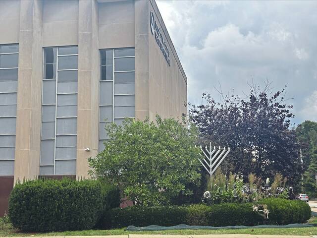 8984702_web1_PTR-Tree-of-Life-Pittsburgh-Squirrel-Hill-Sept-2025