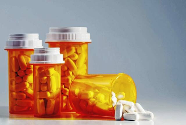 8984785_web1_Pill-Bottles