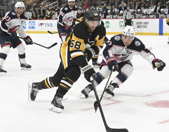 8987208_web1_ptr-PensJackets10-102625