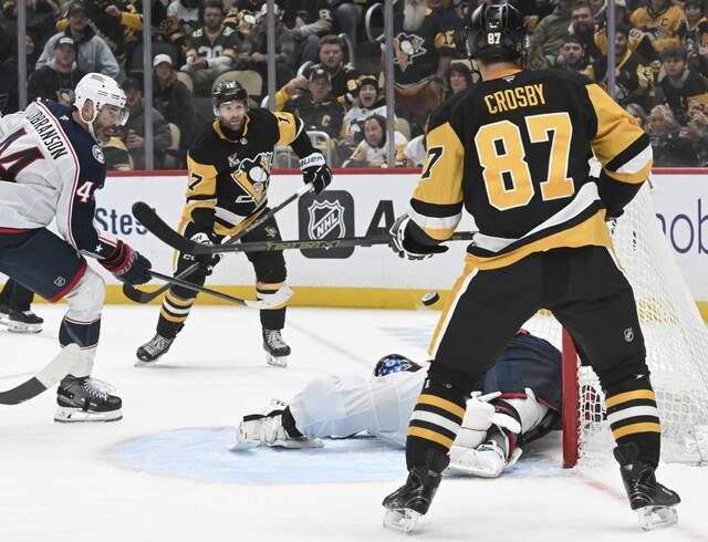 8987208_web1_ptr-PensJackets11-102625