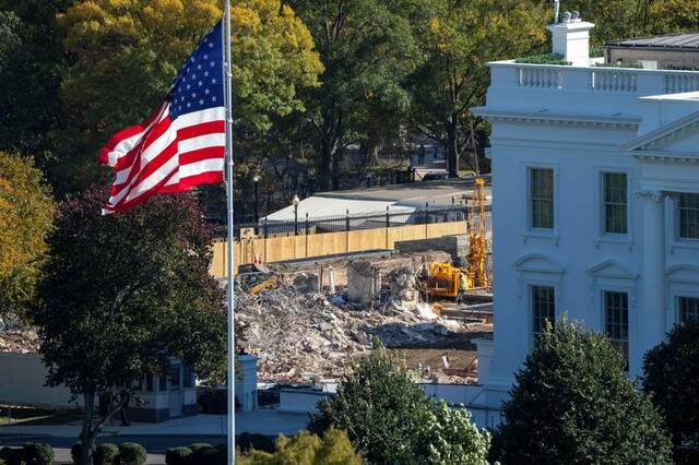8987532_web1_2025-10-25T092250Z_1_LYNXMPEL9O03X_RTROPTP_3_USA-TRUMP-BALLROOM