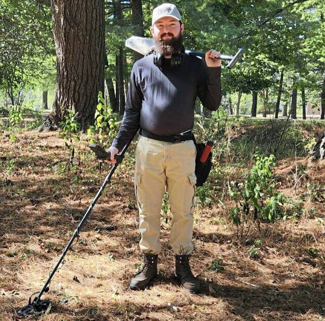 8988273_web1_sj-shalermetaldetecting4-102825 8988273_web1_sj-shalermetaldetecting4-102825