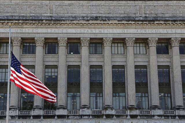 8988764_web1_2025-10-26T023659Z_1_LYNXMPEL9P02A_RTROPTP_4_USA-DATA-ARCHIVE
