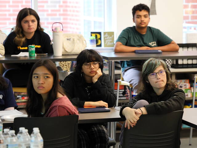 8989946_web1_6-students