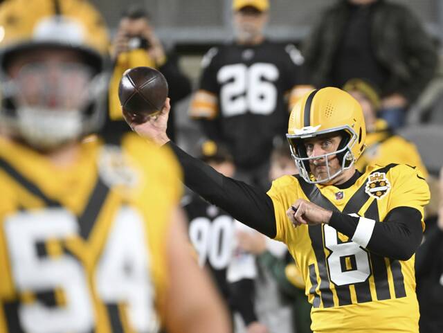 8990057_web1_ptr-Steelers02-102725