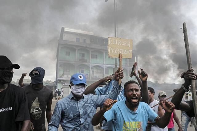 8991878_web1_2025-10-27T161929Z_2_LYNXMPEL9Q0L4_RTROPTP_4_CAMEROON-ELECTION