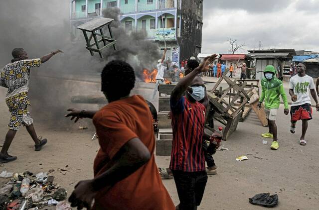 8991878_web1_2025-10-27T161929Z_2_LYNXMPEL9Q0NL_RTROPTP_4_CAMEROON-ELECTION