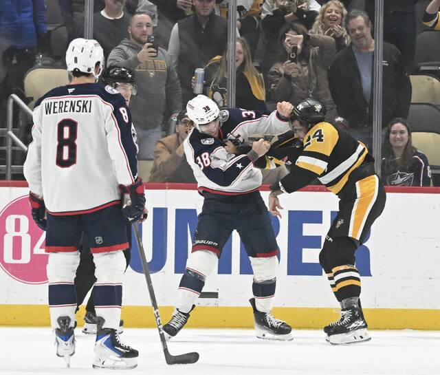 8992042_web1_ptr-PensJackets04-102625 8992042_web1_ptr-PensJackets04-102625