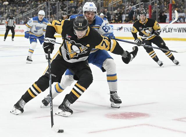 8992262_web1_ptr-PensBlues09-102825