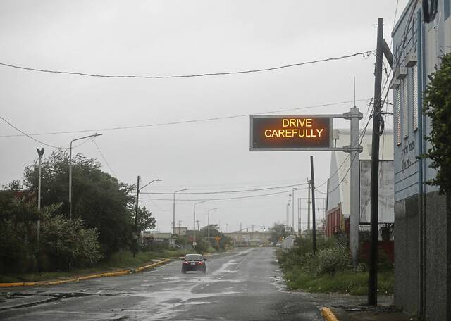 8994702_web1_2025-10-28T162546Z_1948434105_RC22LHAP6XAS_RTRMADP_3_STORM-MELISSA