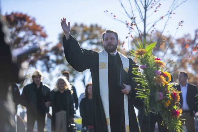 8995256_web1_PTR-bella8-102925