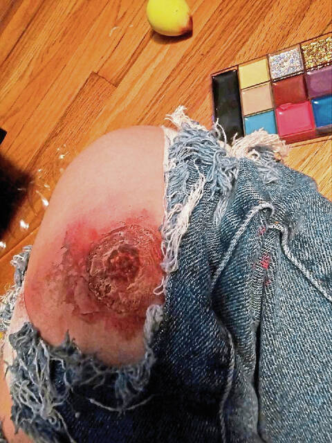 8995480_web1_vnd-FXmakeup-103025--2-