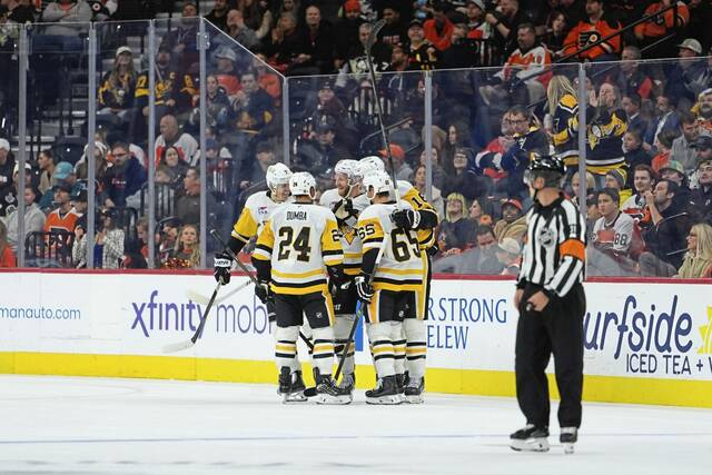8995708_web1_2025-10-28T225941Z_371382220_MT1USATODAY27439950_RTRMADP_3_NHL-PITTSBURGH-PENGUINS-AT-PHILADELPHIA-FLYERS