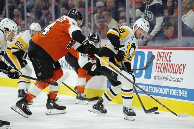 8995708_web1_2025-10-28T225956Z_72014134_MT1USATODAY27439953_RTRMADP_3_NHL-PITTSBURGH-PENGUINS-AT-PHILADELPHIA-FLYERS