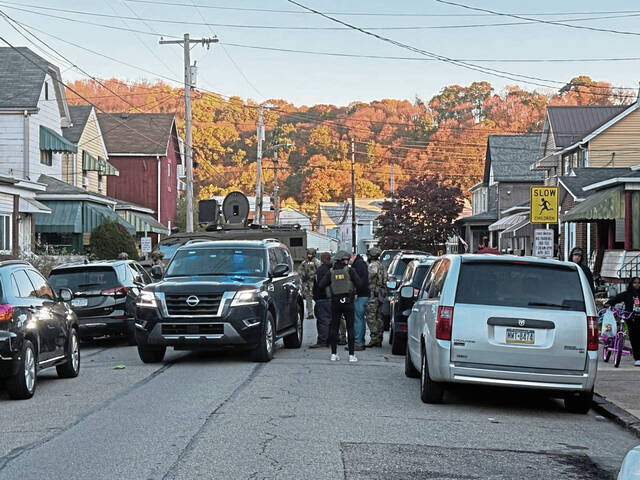 8996686_web1_vnd-FBIinNatronaHandcuffs2-102925 8996686_web1_vnd-FBIinNatronaHandcuffs2-102925