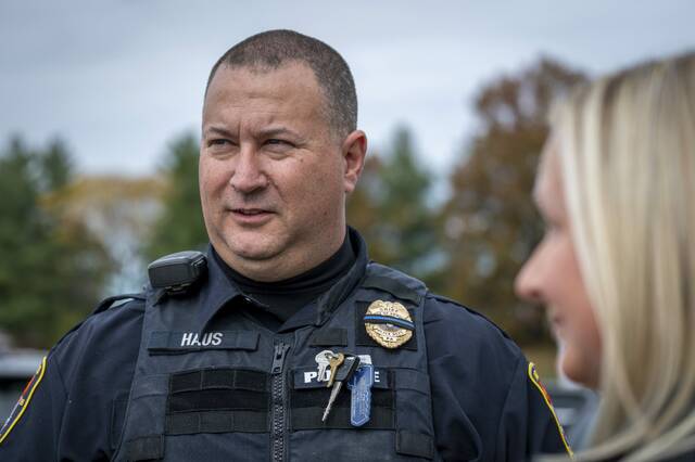 8998326_web1_vnd-Arnoldsaves6