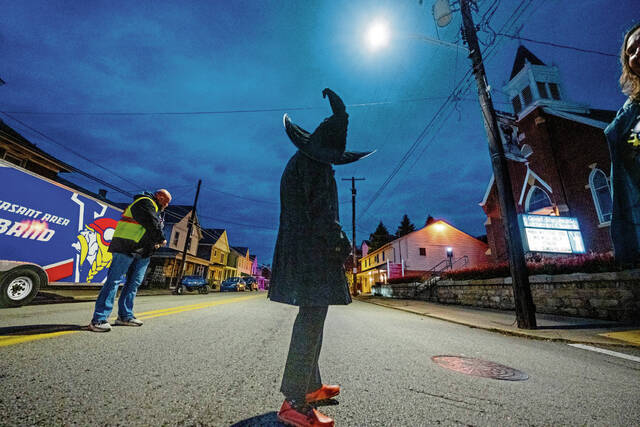 8999168_web1_gtr-MtPParade100-103025