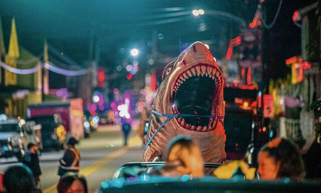 8999168_web1_gtr-MtPParade102-103025