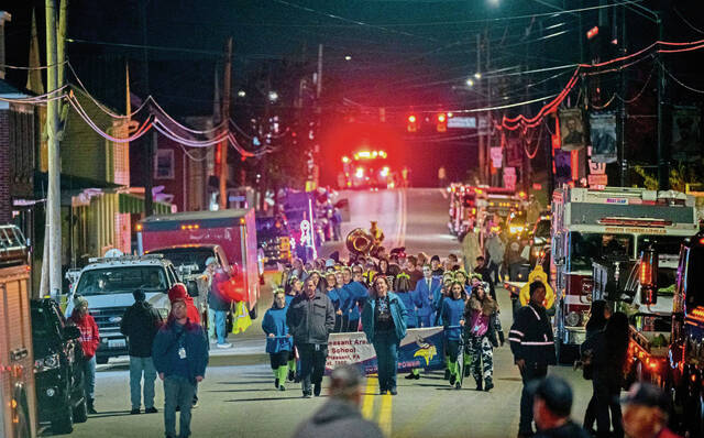 8999168_web1_gtr-MtPParade103-103025