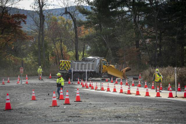 8999254_web1_gtr-lo-PennDOTPlow3