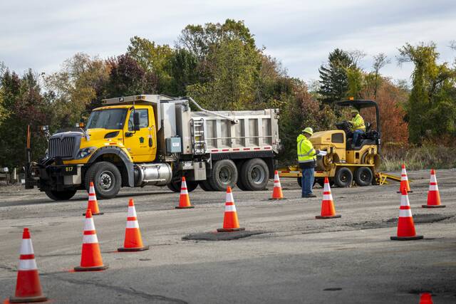 8999254_web1_gtr-lo-PennDOTPlow6