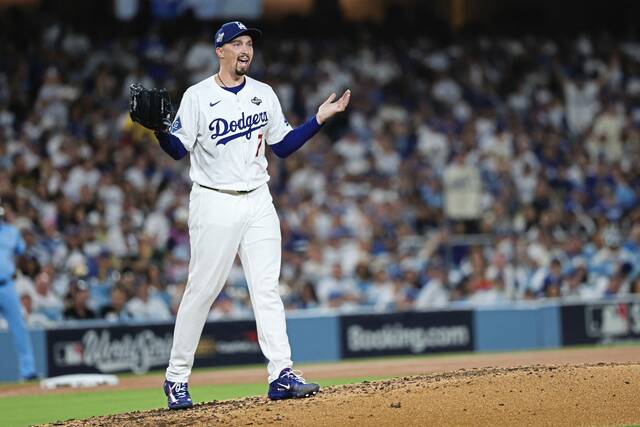 9004274_web1_gtr-Snell-103125