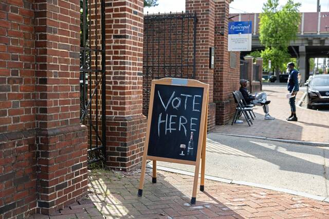 9005719_web1_2024-04-23T214046Z_953425500_RC2JC7AF0DCY_RTRMADP_3_USA-ELECTION