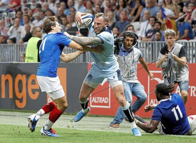 9005992_web1_2025-10-23T151519Z_171262789_RC2QHHAGI967_RTRMADP_3_RUGBY-UNION-ENGLAND-MCGUIGAN