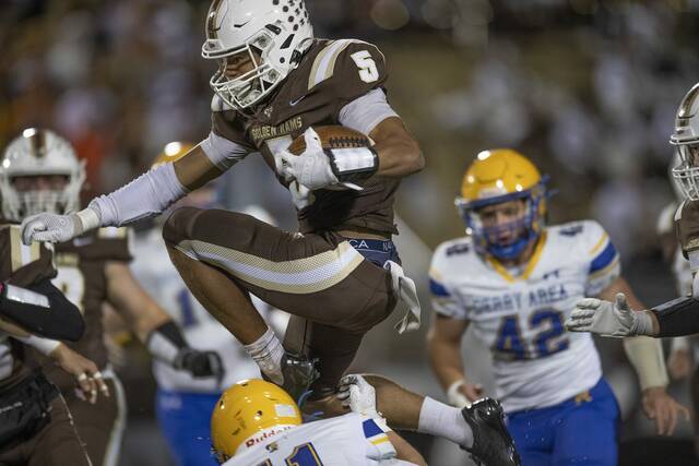 Defense, ground attack lift Highlands past Derry in WPIAL Class 3A 1st round