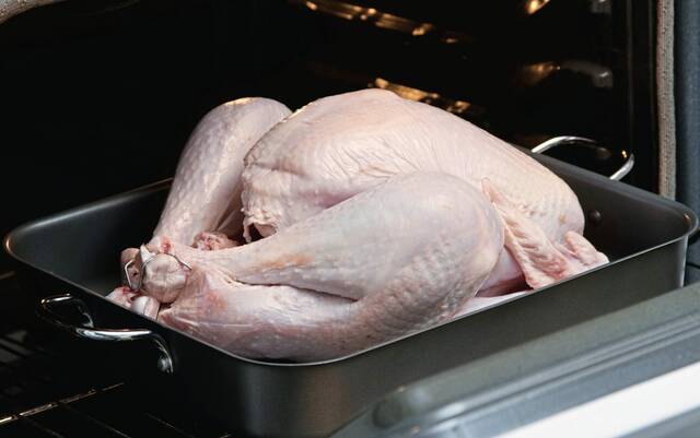 4430699_web1_ptr-TurkeyRaw-112620